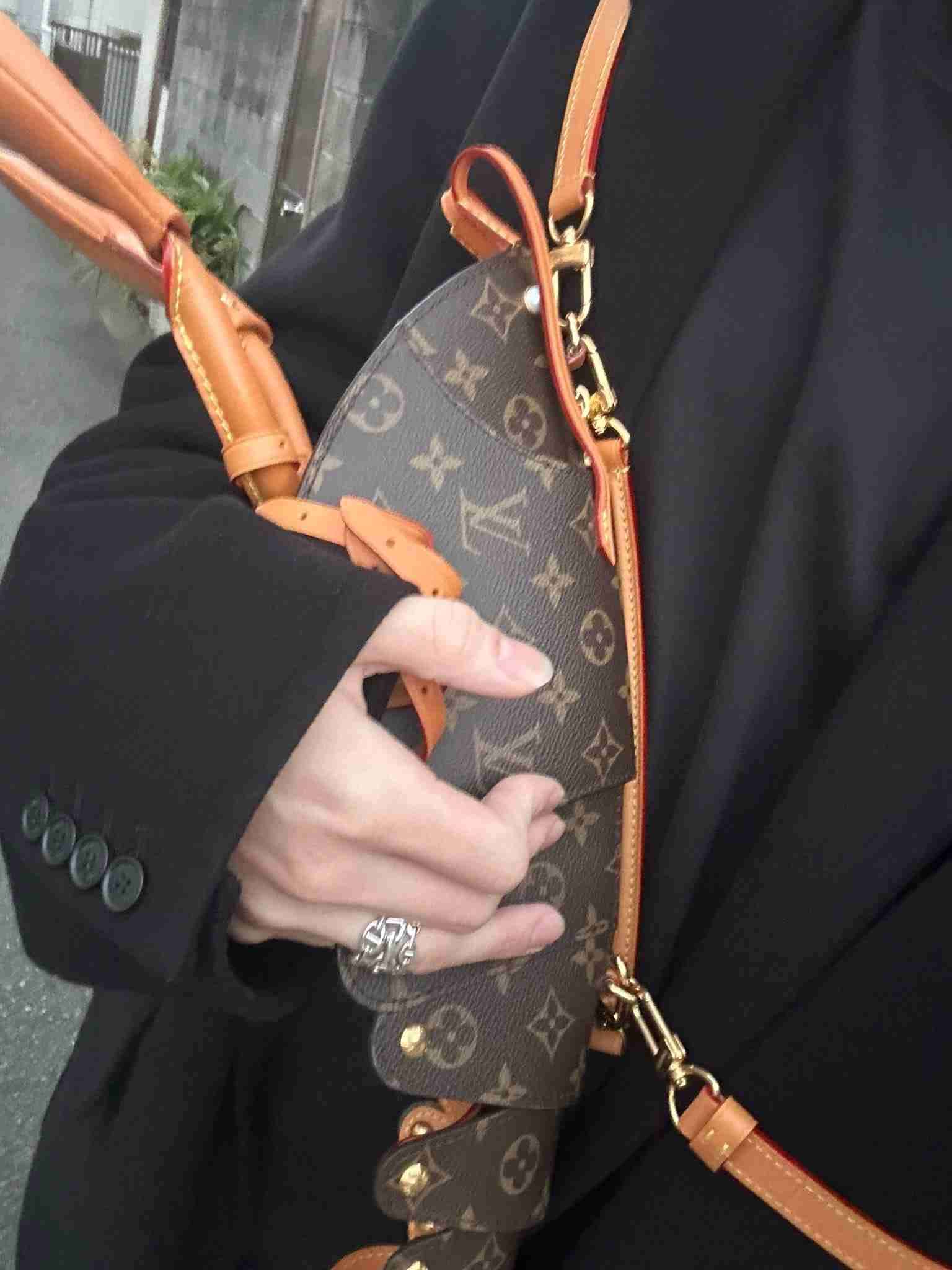 ルイ・ヴィトンの衝撃的なデザインのバッグを思わず二度見！「結構かわいい」「これは欲しい」と大反響