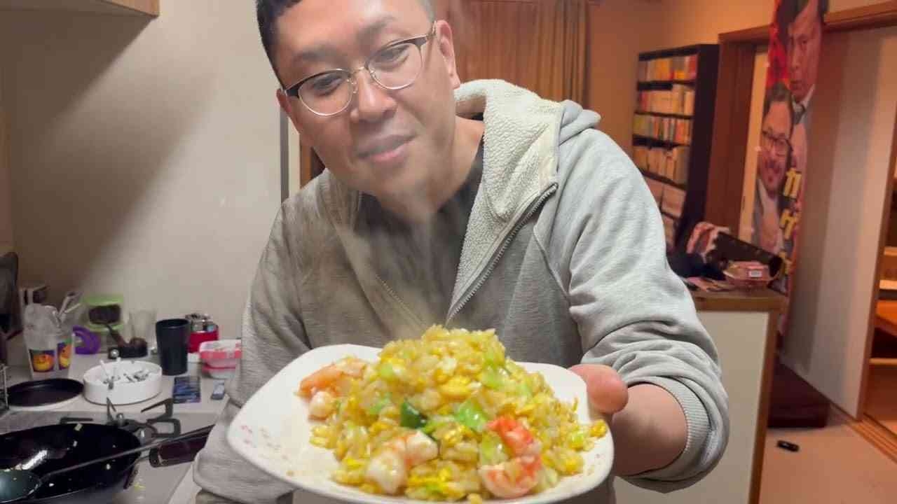40歳・芸人の「チャーハン」動画が異例ヒット まさかの159万回再生…SNSで大ブレークしているワケ
