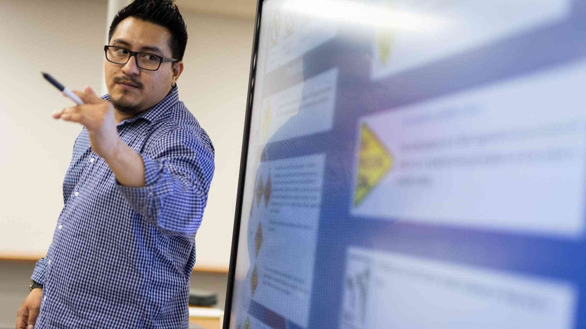 Nearly one year after its passage, Minnesota immigrants embracing Driver’s License for All | MPR News