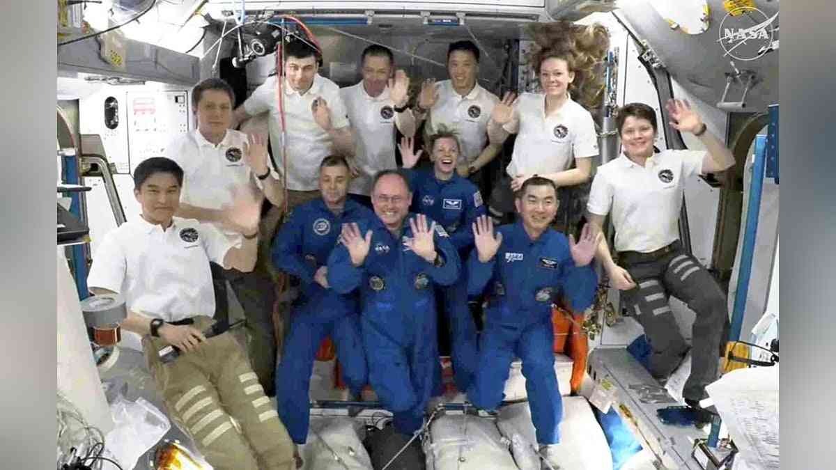 ＩＳＳ滞在中の油井亀美也さんら４人、数日中に地球帰還へ…１人に健康上の懸念・油井さんは問題なし : 読売新聞