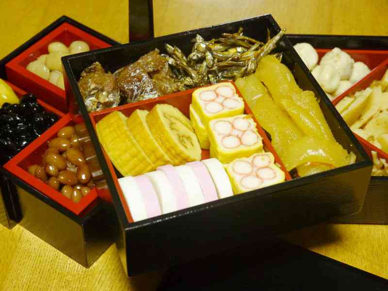 「格安おせち」を業務用スーパーなどで買ってきたものだけで作ってみたらこうなった