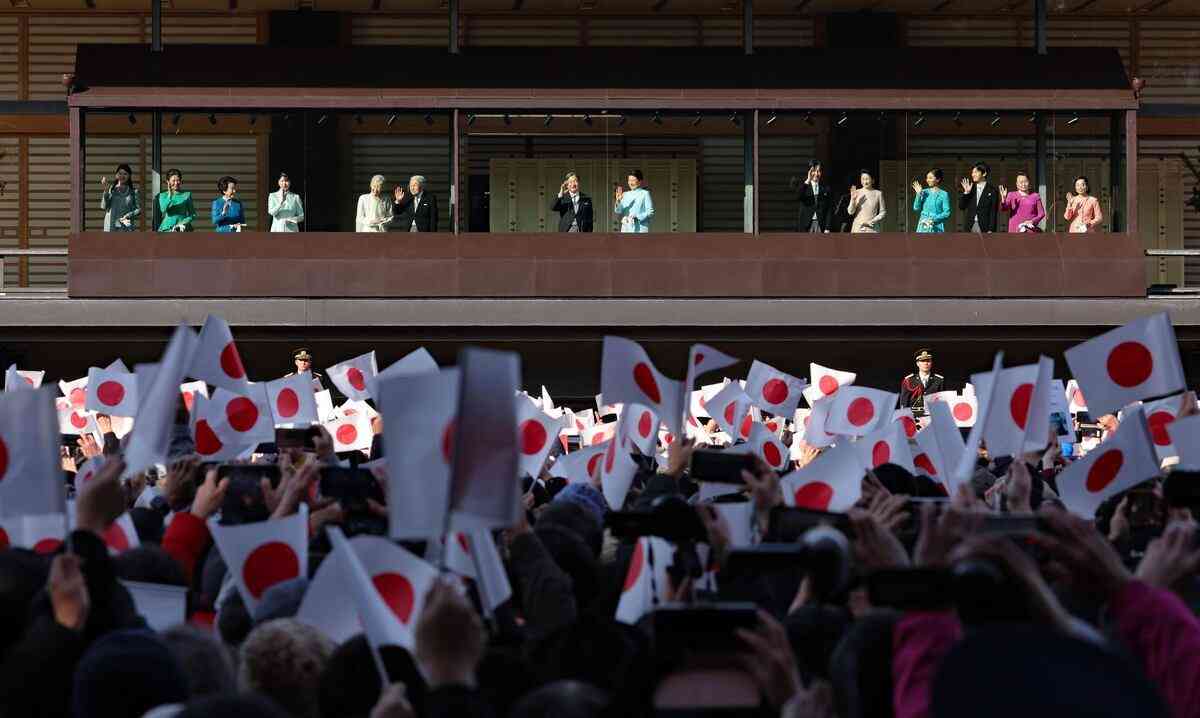 皇居で一般参賀　陛下、被災者寄り添い「穏やかで良い年」願われ（産経新聞） - Yahoo!ニュース