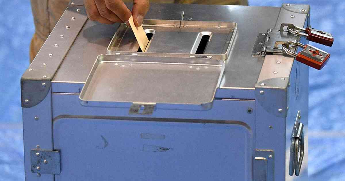「職員は休日出勤」　選管悲鳴　短期決戦の衆院選、準備に追われ | 毎日新聞