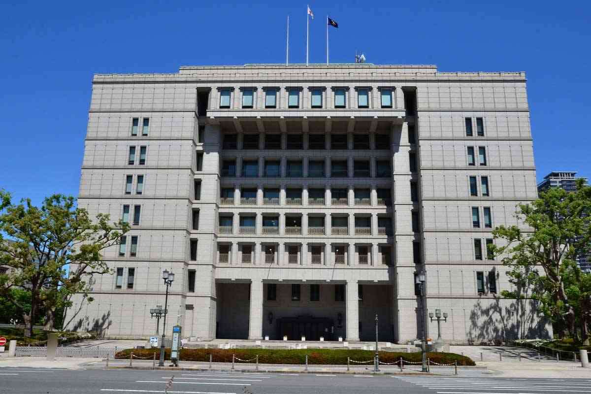 生徒が羽交い絞め、海に突き落とし動画拡散で物議　大阪市教委「重大ないじめ事案として認識」