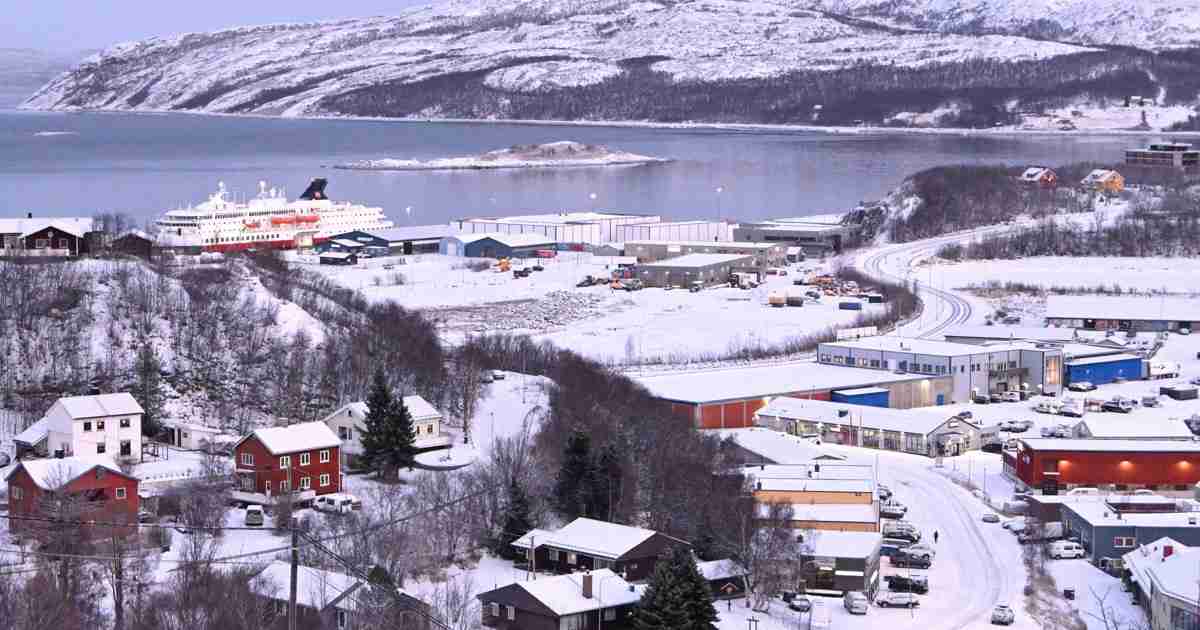 温暖化で注目の「北極海航路」　ノルウェーの港町まで伸びる中国の影 | 毎日新聞