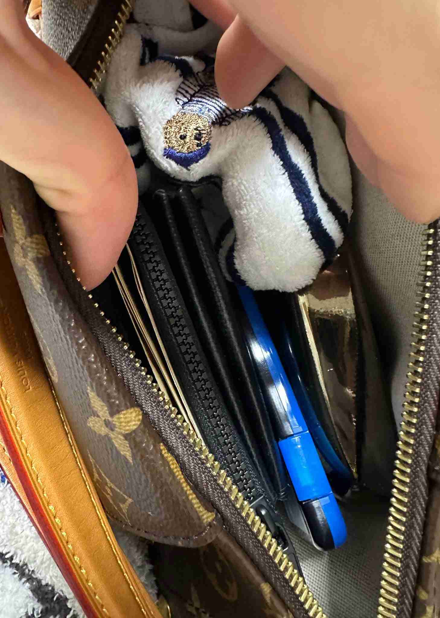 ルイ・ヴィトンの衝撃的なデザインのバッグを思わず二度見！「結構かわいい」「これは欲しい」と大反響