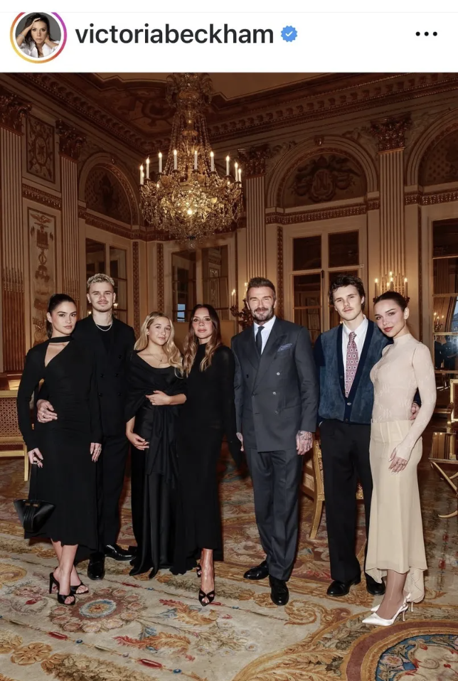 ビクトリア・ベッカム、仏芸術文化勲章授与を報告　ファミリーショット公開も長男ブルックリンさん夫妻の姿はなし
