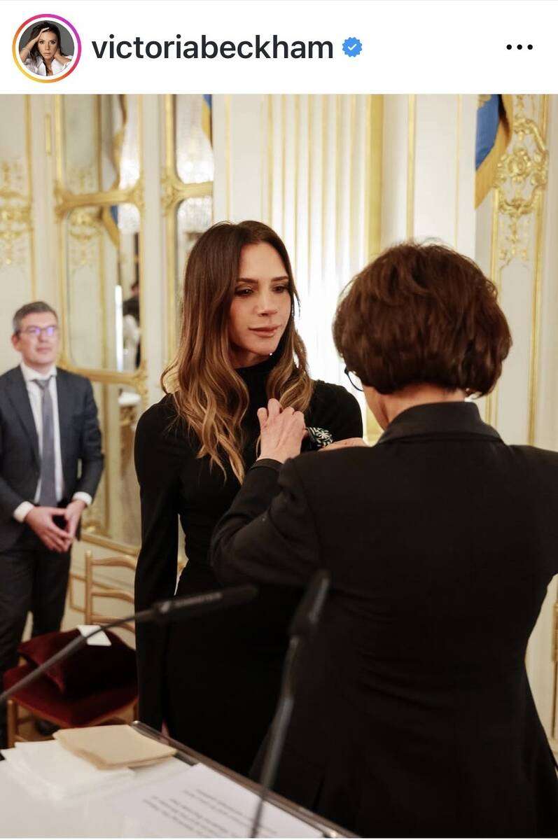 ビクトリア・ベッカム、仏芸術文化勲章授与を報告　ファミリーショット公開も長男ブルックリンさん夫妻の姿はなし - スポーツ報知