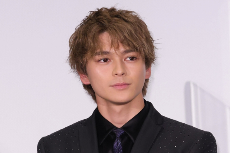 眞栄田郷敦、6才年上新恋人は“すべてが完璧”な存在　すでに“半同棲状態”で周囲には「いつ週刊誌に撮られてもいい」 (1/3)| 女性セブンプラス