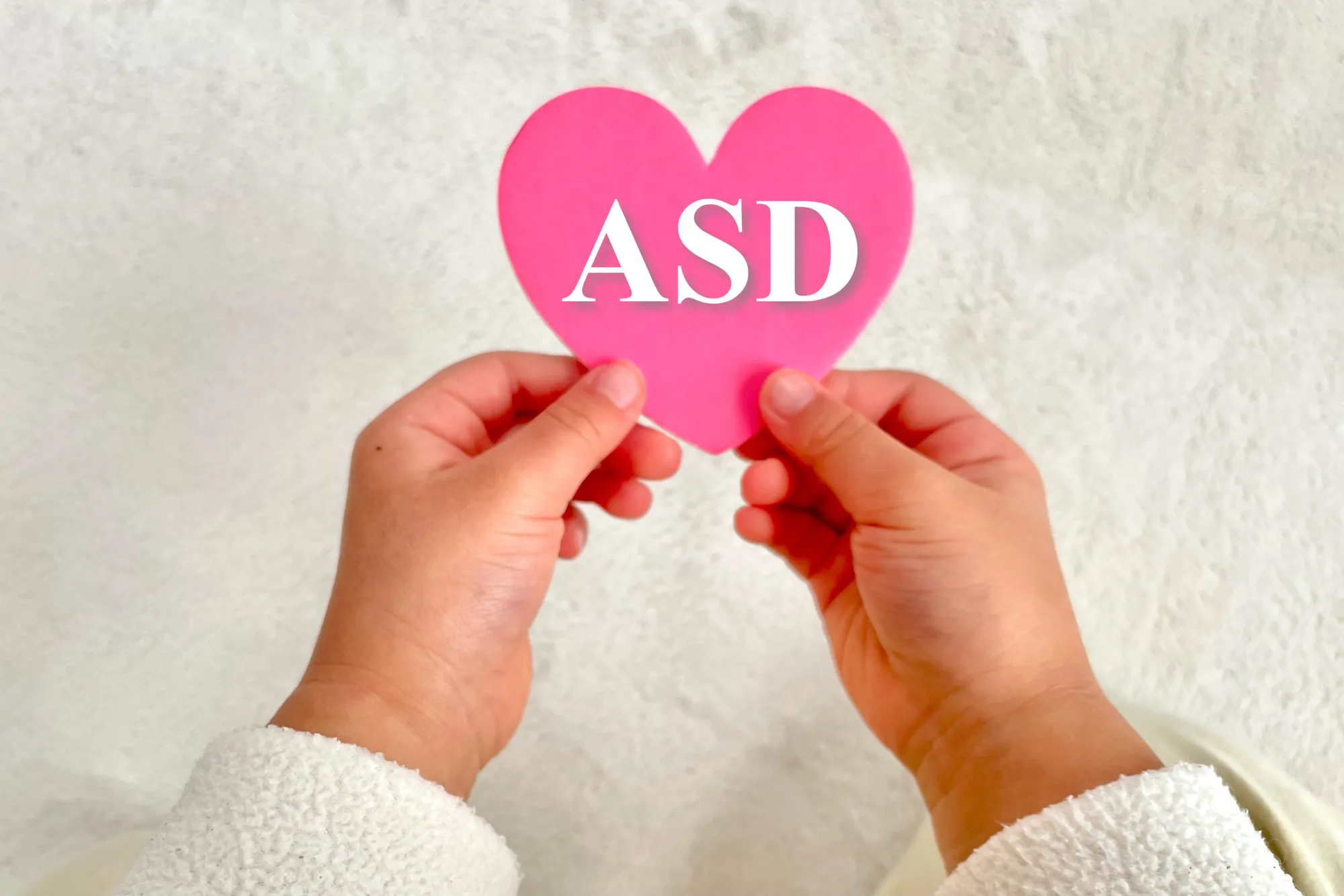 ASD(自閉症スペクトラム)とは？特徴やアスペルガー症候群との違いは何？  | 新宿の心療内科なら「新宿うるおいこころのクリニック」当日受診も可能｜精神科