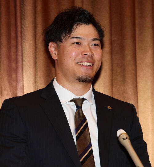 【阪神】佐藤輝明が契約合意「タイガースの一員として」総額５億円でサイン「自費キャンプ」回避 - プロ野球 : 日刊スポーツ