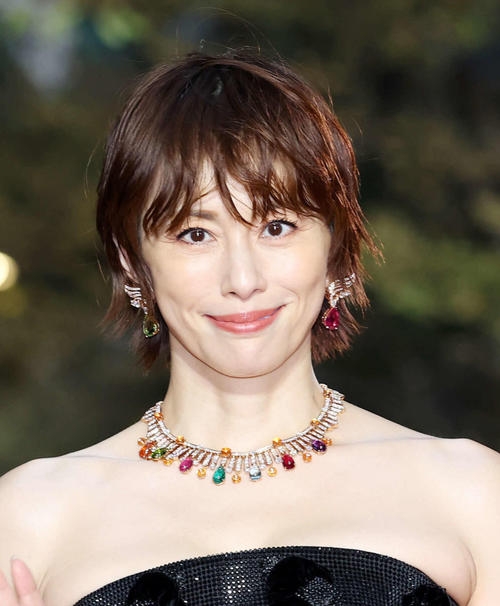 米倉涼子、新年元日に英語でメッセージ　約４カ月半ぶりインスタ更新 - 芸能 : 日刊スポーツ