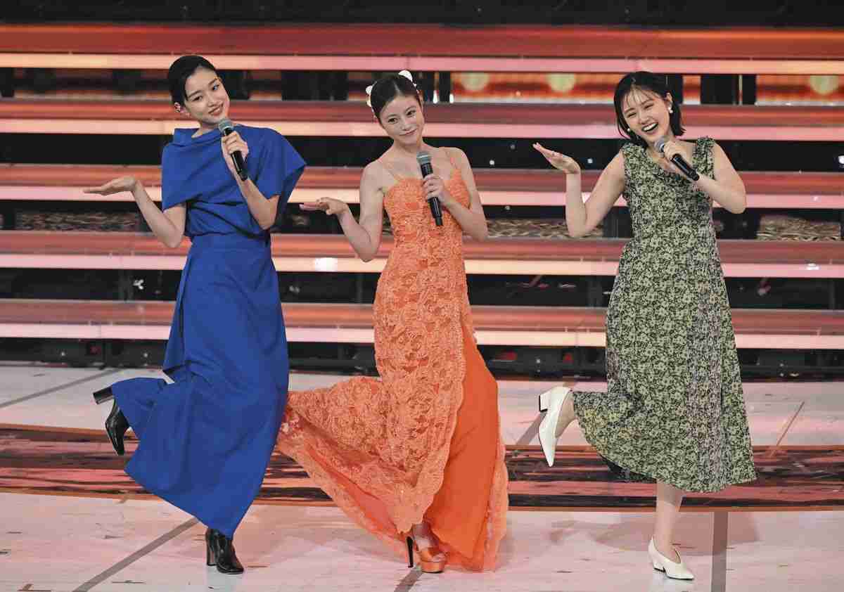 今田美桜『紅白』3回 “お色直し” に集まる喝采…高市首相と “お揃い” ブランドも登場、驚きの価格とは