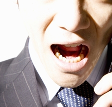 声が大きい男性が苦手