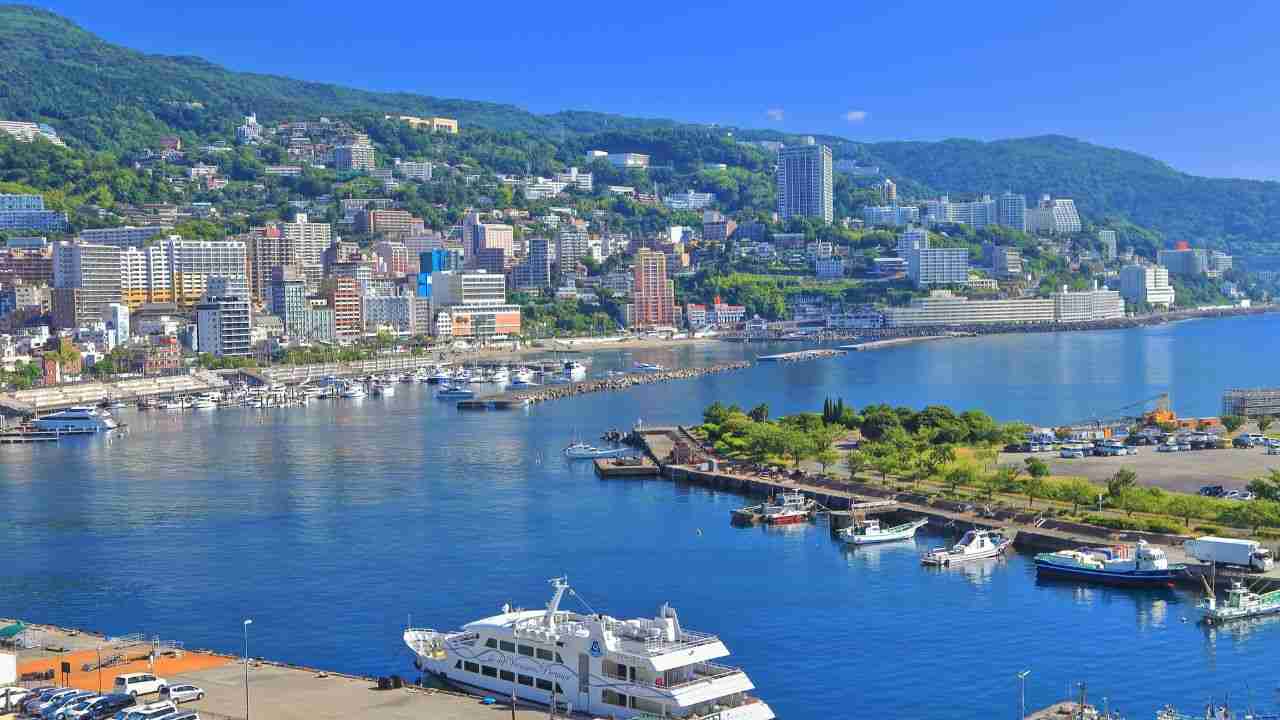 3億円超の箱根・伊豆・熱海の物件が売れまくり…「相続税ゼロ」の中国人が日本の不動産を買い叩く。税制の格差が生んだ、日本人が自国で“圧倒的に不利”になる現実（THE GOLD ONLINE（ゴールドオンライン）） - Yahoo!ニュース