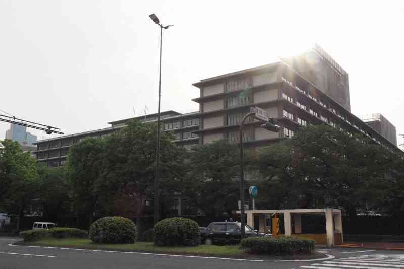 中国が東シナ海に新構造物を設置の動き　22基目、資源開発の設備か（毎日新聞） - Yahoo!ニュース