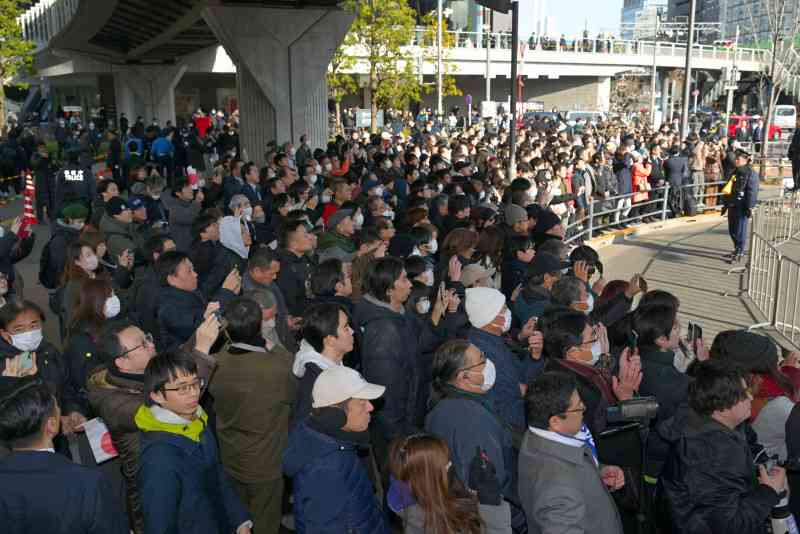 自民、単独過半数うかがう　中道は浸透せず　毎日新聞衆院選序盤調査（毎日新聞） - Yahoo!ニュース