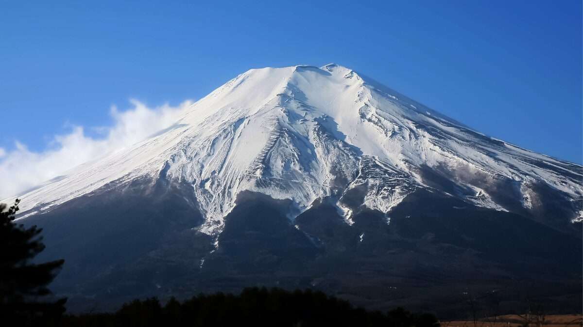 「富士山なめるな」封鎖を“強行突破”した中国籍の男性がまた遭難…冬季閉鎖中の登山道に入ってもお咎めなしの理由
