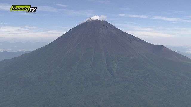 富士登山の中国籍男性2人が遭難も自力で下山… 「1年中 富士山に登れると思った」SNSを見た第三者が通報