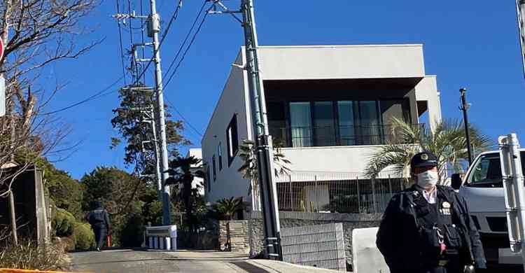 鎌倉の住宅で強盗 男性が殴られけが、４０万円奪われる 複数の男らが逃走 | カナロコ by 神奈川新聞