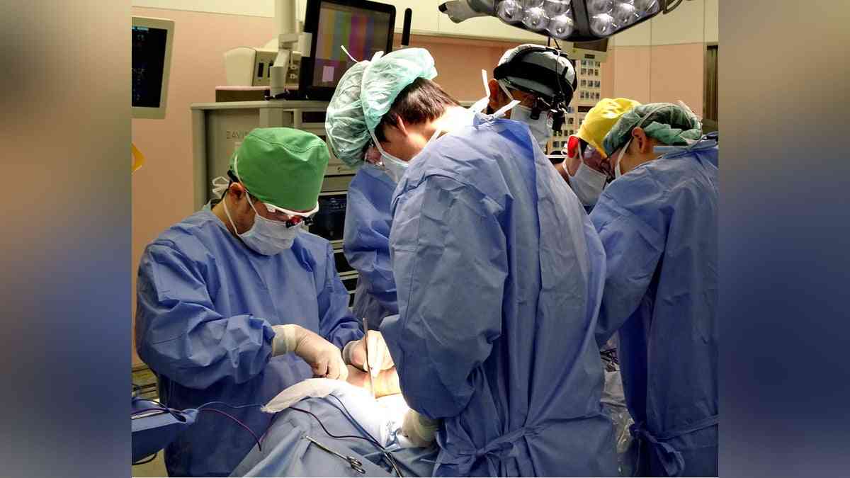 消化器外科医の不足深刻…厳しい勤務で若手敬遠、「胃や腸のがん患者の命に関わる」学会に危機感 : 読売新聞