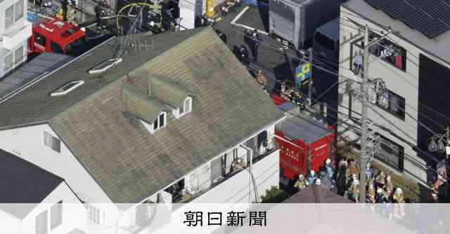 立ち退きの強制執行で2人刺され1人死亡「住むところ無く終わりと」 [東京都]：朝日新聞