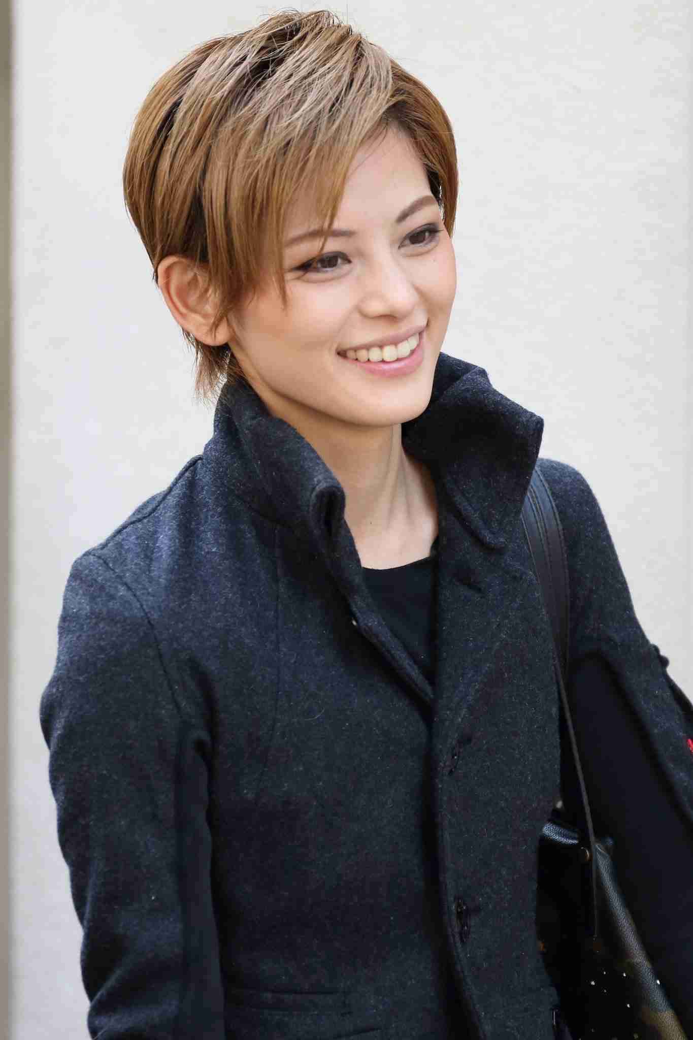朝美絢さん（宝塚）を語るトピ。