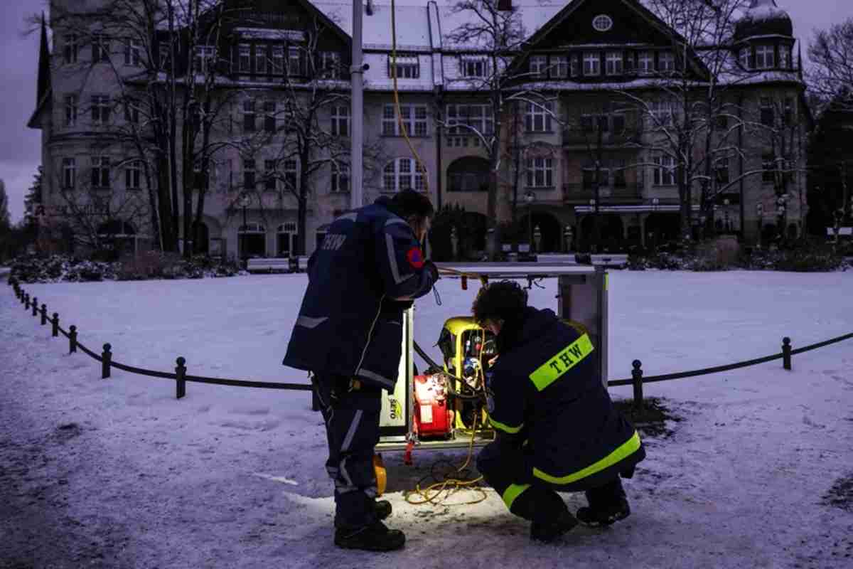 厳寒のベルリンで続く停電　送電設備に放火、環境活動集団が犯行声明（CNN.co.jp） - Yahoo!ニュース