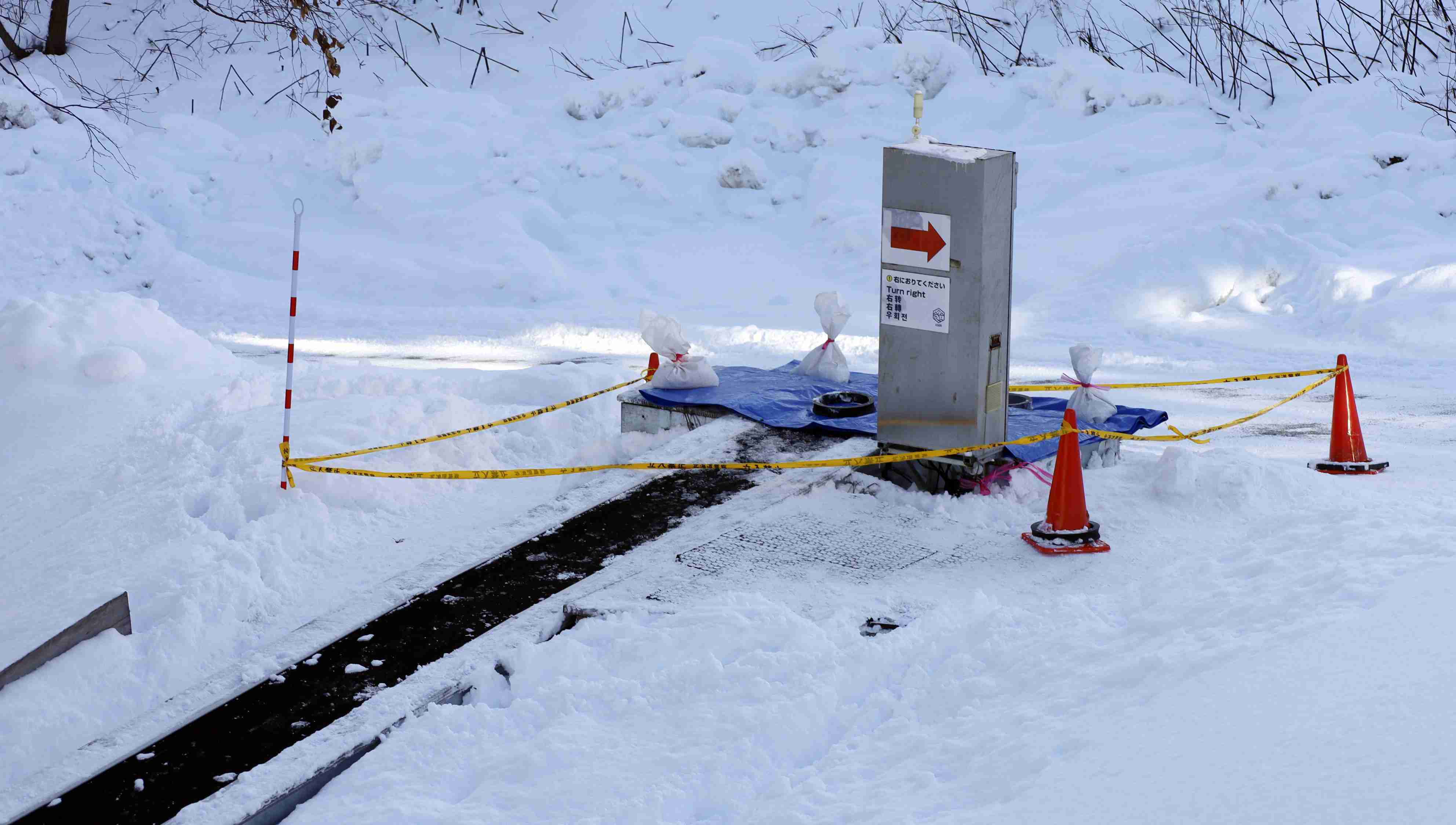 エスカレーターに挟まれ男児死亡　小樽のスキー場、非常停止せず|47NEWS（よんななニュース）