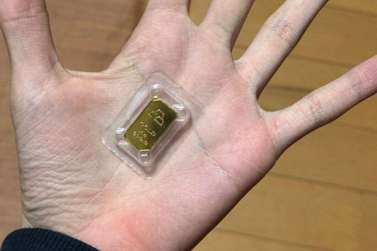 手のひらに収まる小さな「金の価値」に思わず二度見　右肩上がりの価格に仰天 | LIMO | くらしとお金の経済メディア
