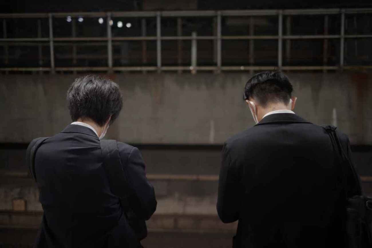 公務員はうつ病になりやすいって本当？その噂や休職者の実態について徹底調査 - 公務員転職マン