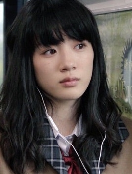 永野芽郁、ボブヘア姿の新たなショットに反響「ずっとビジュ待ってました」「髪短いのも似合いすぎてる」「お顔も演技も好き」