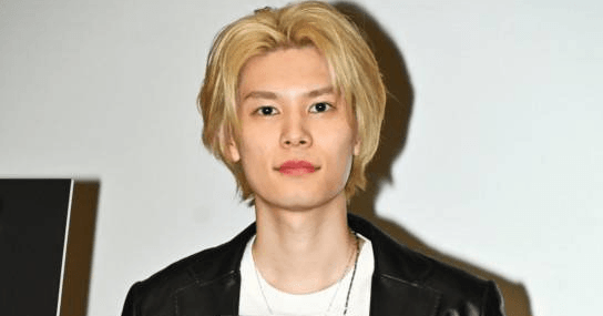萩原利久、親友・北村匠海撮影のカレンダー発売「自分では選ばない衣装も」 (スマニューAI)