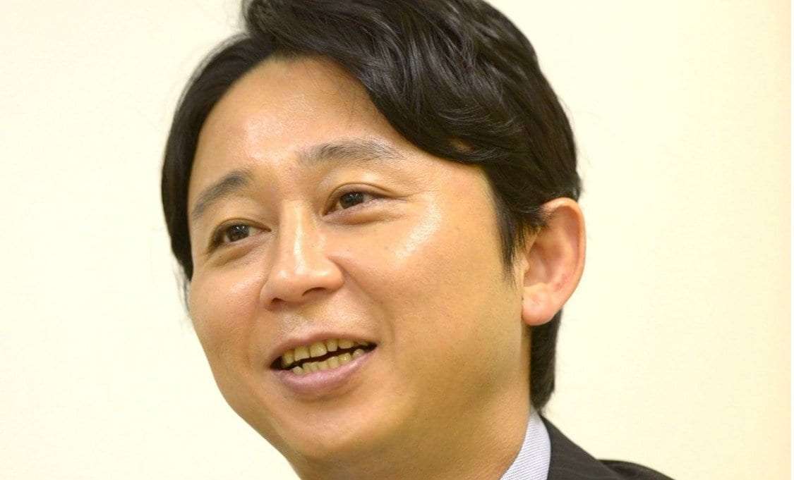 「紅白」で唯一残念だった「有吉弘行」の司会ぶり　「すごい！サイコー」を連呼し、ミスが起きても見ているだけ… | AERA DIGITAL（アエラデジタル）