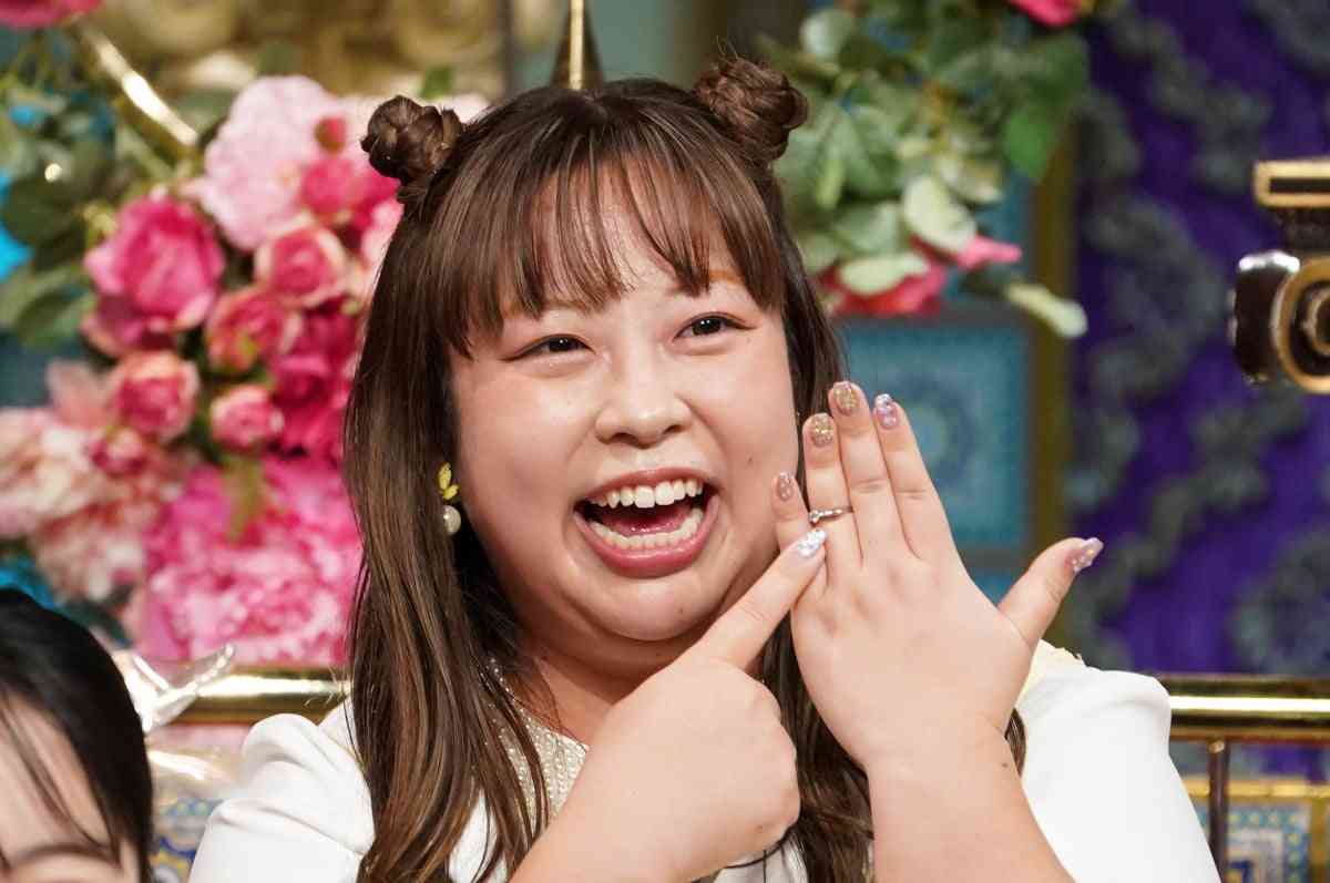餅田コシヒカリ『さんま御殿』で結婚初告白「実は2年前なんです」　指輪を手に笑顔も「第2関節までしか入らなかった」  | オリコンニュース（ORICON NEWS）