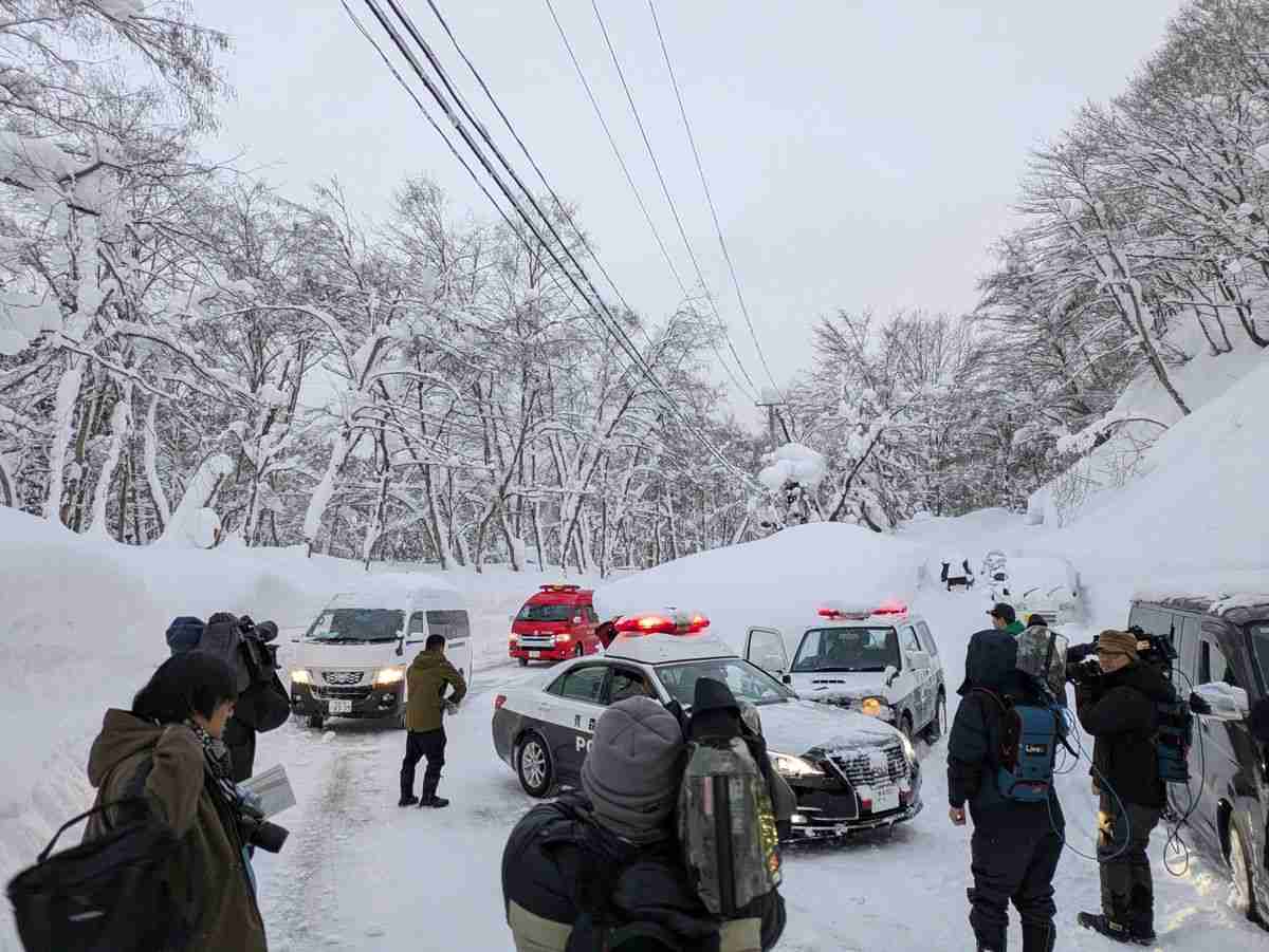 【速報】雪山で１０人が遭難か「スノーモービルを乗りに行った人たちが帰ってこない」警察や消防が朝から捜索へ（2026年1月26日掲載）｜日テレNEWS NNN