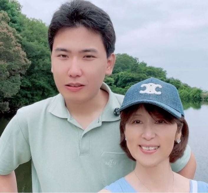 33歳差カップル、24歳彼氏はなぜ57歳彼女と付き合った? いつか「彼の両親に伝える」日のために