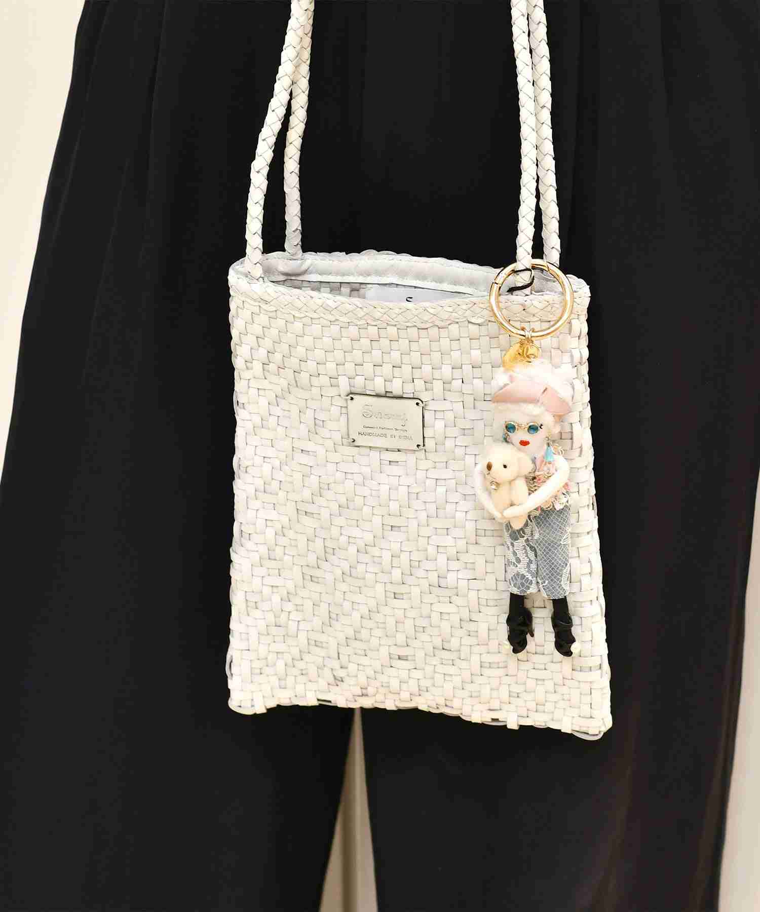 バッグにマスコット付けてますか？