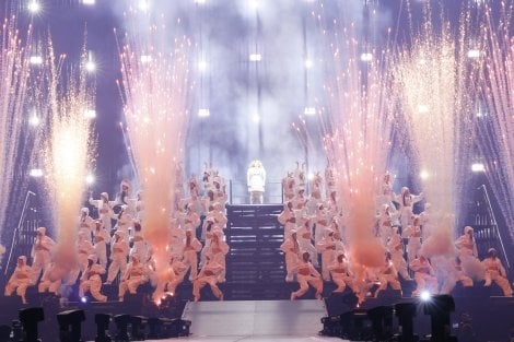 渡辺直美、4万5000人満員の東京ドームを爆笑の渦に　千鳥＆ピース又吉直樹ら22人のゲスト登場