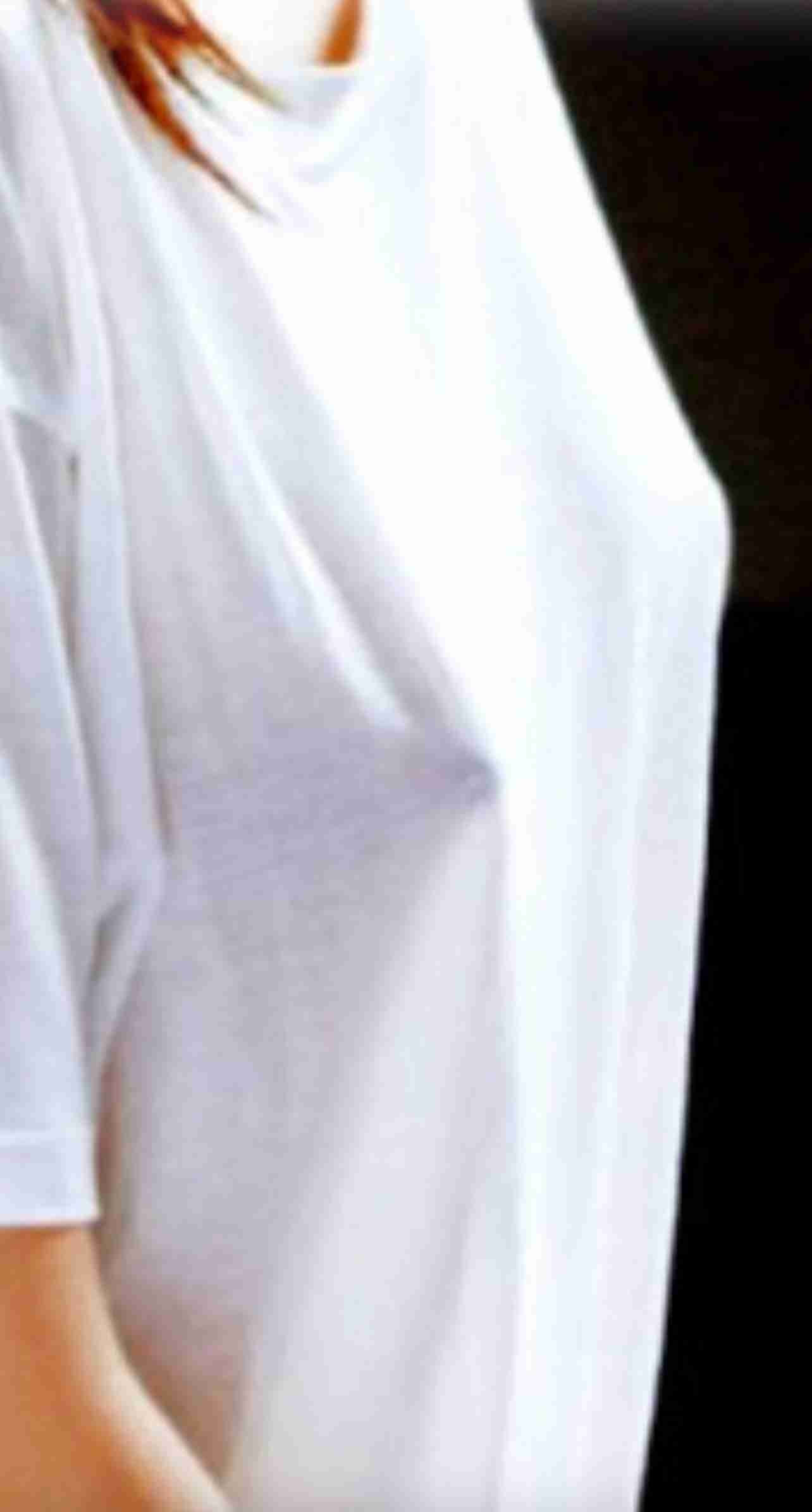 前田敦子、人生最後の写真集「ランジェリーの上にちょっとお肉がのってるみたいのをこだわった」