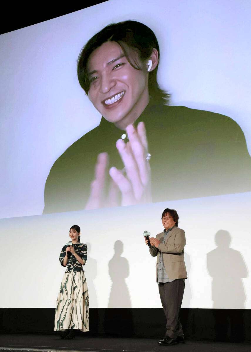 目黒蓮　カナダから異例の舞台あいさつ中継出演「うれしい」　浜辺美波は「シュール！」と爆笑 - スポーツ報知
