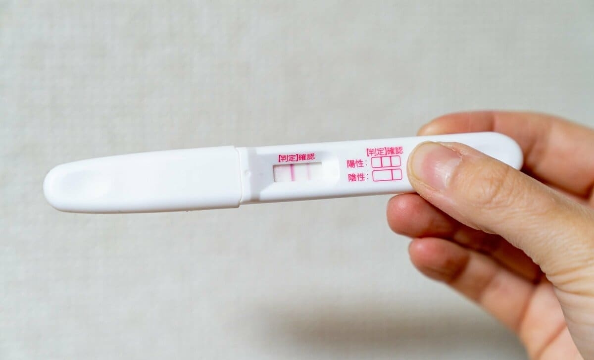 10代より40代前半の人工妊娠中絶が多いのは、なぜなのか　「もう妊娠しないと思っていた」40代に起きている現実とは | AERA with Kids＋