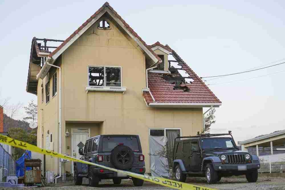 1階室内に荒らされた形跡　東広島放火殺人、関連を捜査