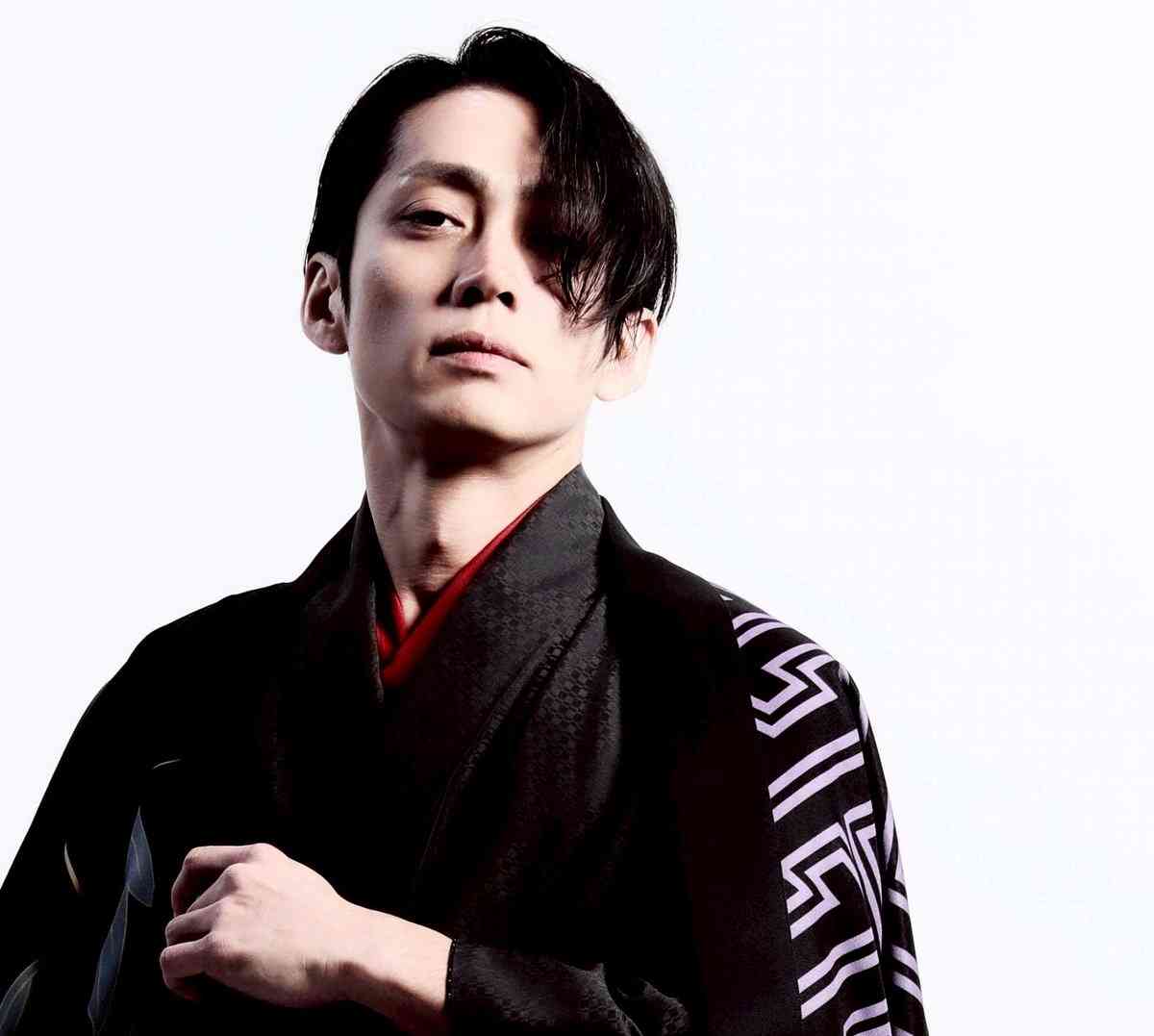 名古屋の芝居小屋の座長・名古屋山三郎が「安野モヨコの描く男」そのもの、もはや抜け出してきたと言われても信じてしまいそう
