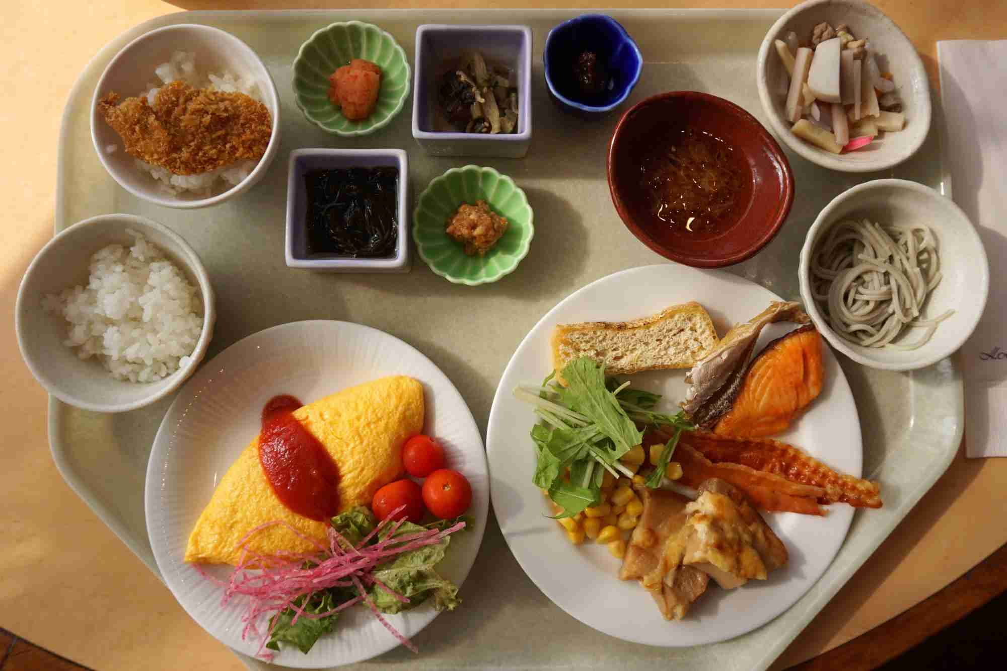 SNSでホテルの朝食の必要性が話題 「食べない方がお得」「旅行ならではの贅沢」など様々な意見が