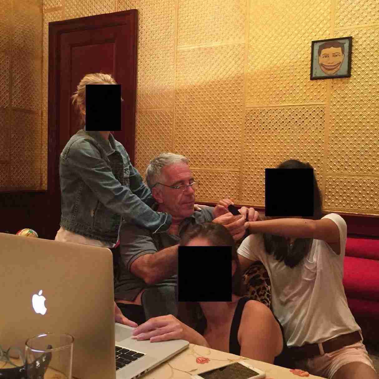 「赤ん坊を殺し、その肉を…」SNSで衝撃的な噂も…“エプスタイン事件”はなぜこれほど波紋を広げているのか？《現地ライターが解説》（文春オンライン） - Yahoo!ニュース