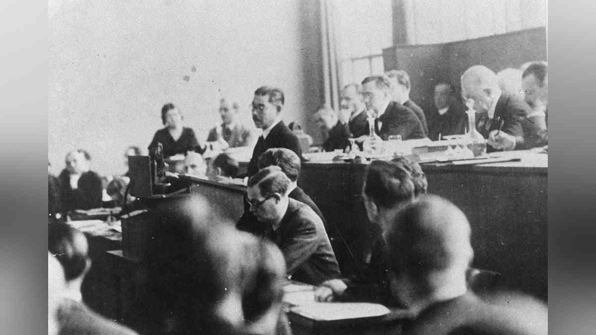 満州事変 リットン調査団の報告書と日本の国際連盟脱退 : 読売新聞