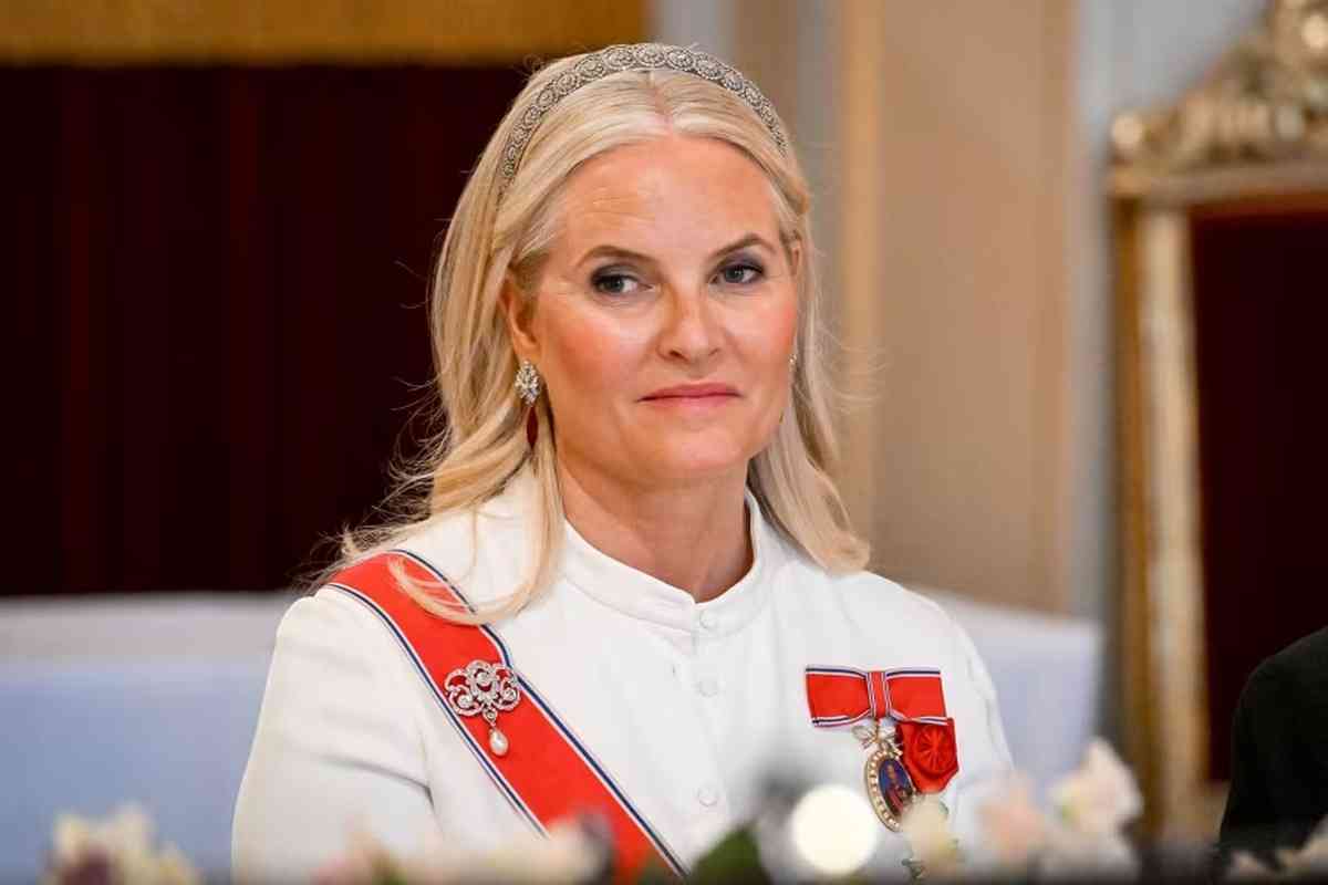 ノルウェー王室に注目集まる　エプスタイン文書にメールのやり取り、皇太子妃の長男はレイプ裁判 - CNN.co.jp