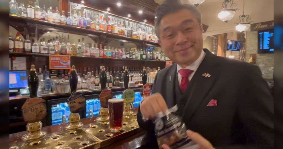 イギリスの鈴木在英大使が現地で大人気すぎて日本に返してもらえるか怪しい「大英博物館に収蔵される可能性もある」 - Togetter