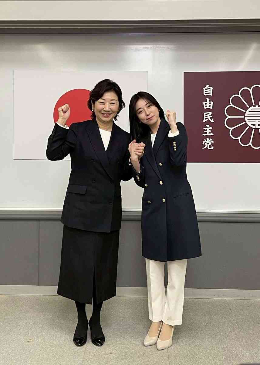 〈高市チルドレン多数誕生〉「安倍首相時代の悪夢再びか…」名刺もなかった25歳介護職員、71歳地元政界のドン、あの筆談ホステスも…個性豊かな比例当選者たち